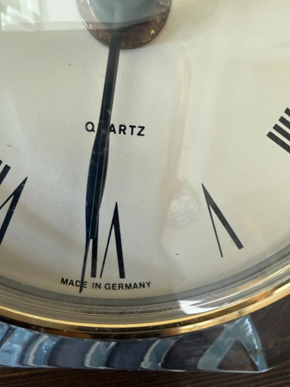 Mikasa Crystal Table Clock with Gold Accent and White Dial. Runs on AA Battery